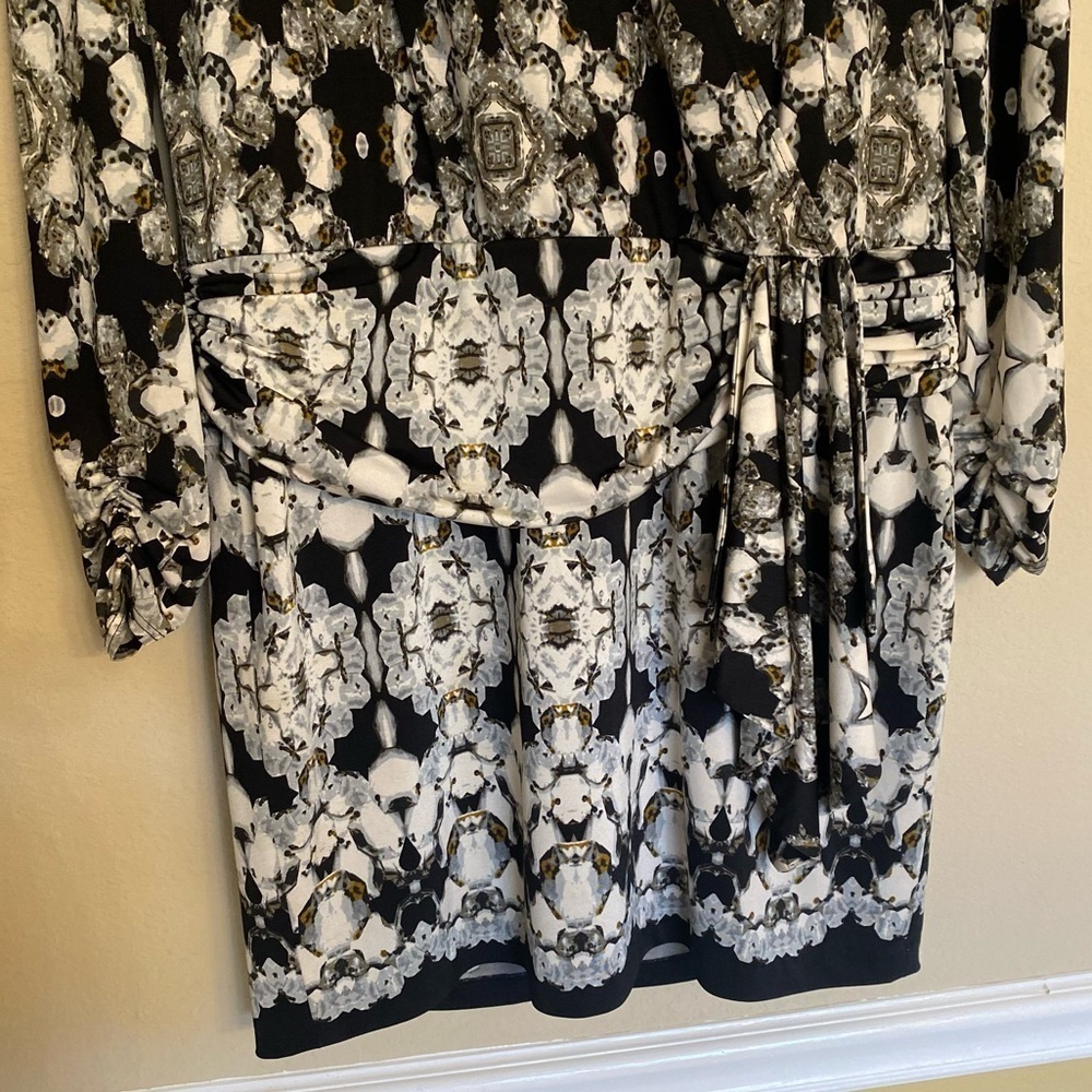 Vintage CACHE Geometric Jewel Black White Gray Print Drape Dress Size M Cocktail - Picture 12 of 16